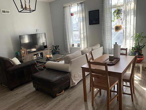 2nd image of 2600 W Thomas St #2F
