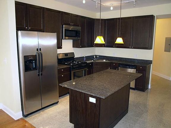 gourmet kitchen/island