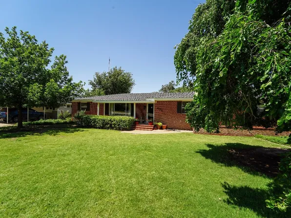 609 SE 2nd St, Tulia, TX 79088