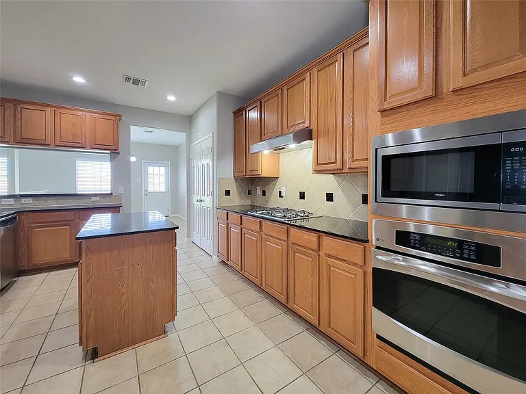 20710 Mansfield Bay Ln — Photo 21