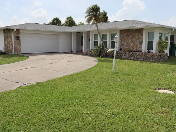 18 Golfview Ct, Rotonda West, FL 33947