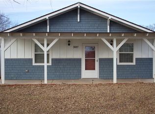 307 W Locust, Sayre, OK 73662