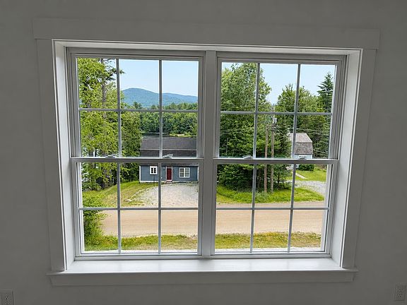 5th image of 137 Lakeside Drive