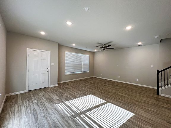 2nd image of 1856 Indigo Ln