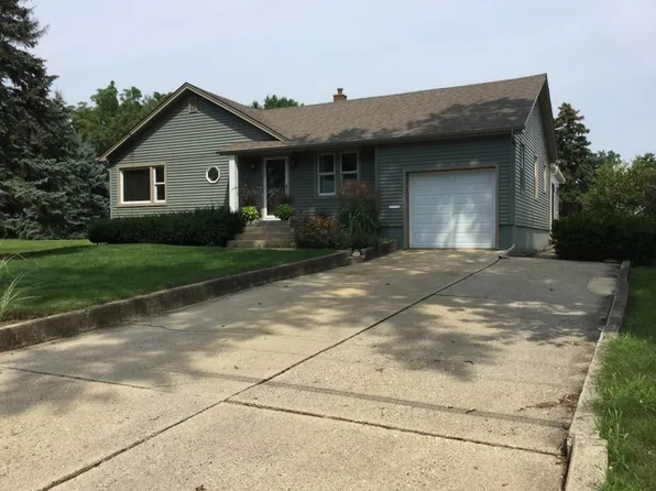 3304 3rd Ave, McHenry, IL 60050