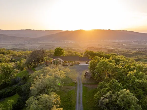 2389 Twining Road, Talmage, CA 95481