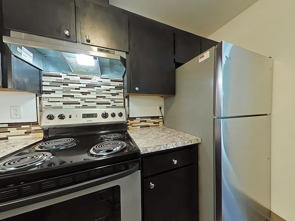 1st image of 1961 NW Grant Ave #2