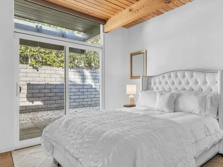 817 N Via Monte Vis — Photo 14