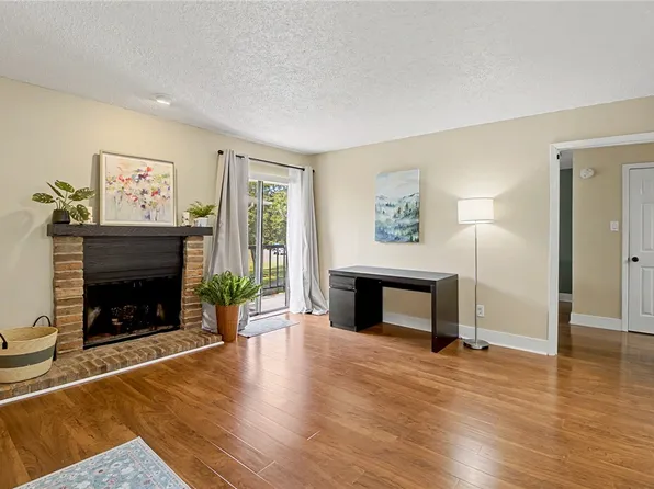 1901 Holleman Dr W APT 502, College Station, TX 77840