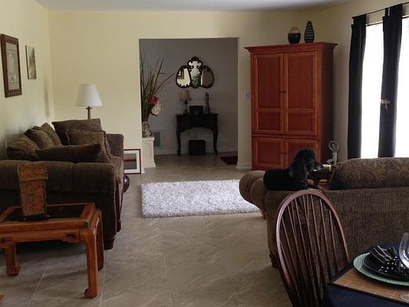 2nd image of 7220 Willowside Cir