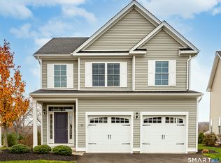 50 Lexington Gardens #50, North Haven, CT 06473
