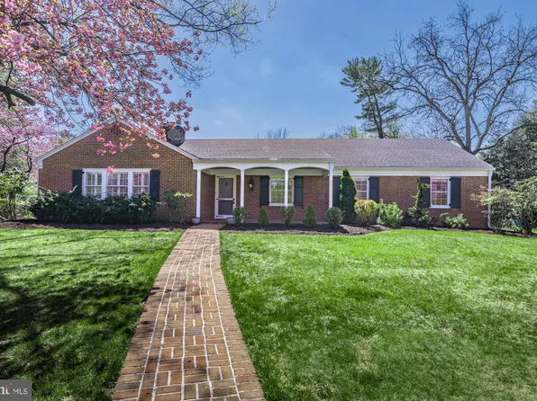 13035 Gordon Cir, Hagerstown, MD 21742