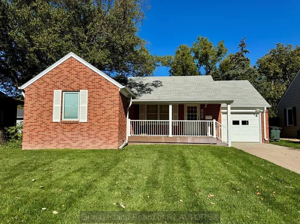 809 E 7th St, Hastings, NE 68901