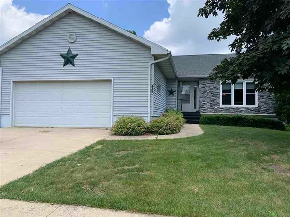 455 4th St N, Winthrop, IA 50682
