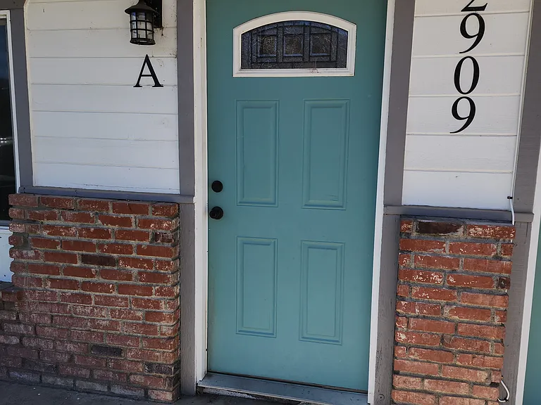2909 Claire St #A — Photo 1