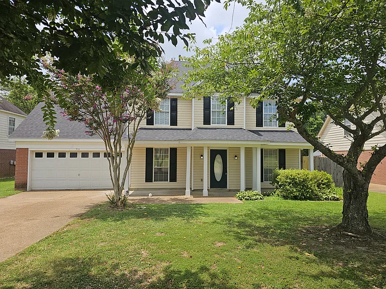 7111 Creekside Dr — Photo 2