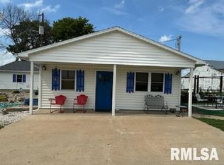 824 Bills Rd, Franklin, IL 62638