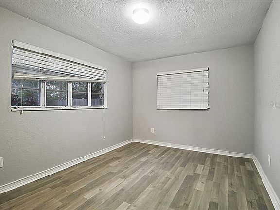 5th image of 7397 Meadowlawn Dr N