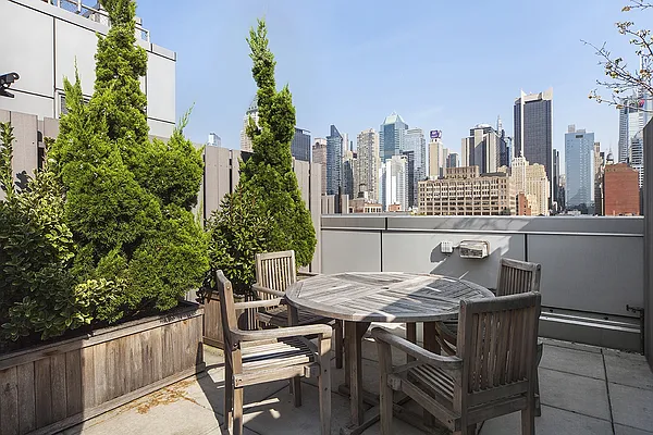 Sold by Nest Seekers International | media 18