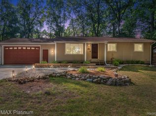 8821 Woodlawn Ave, Clarkston, MI 48348