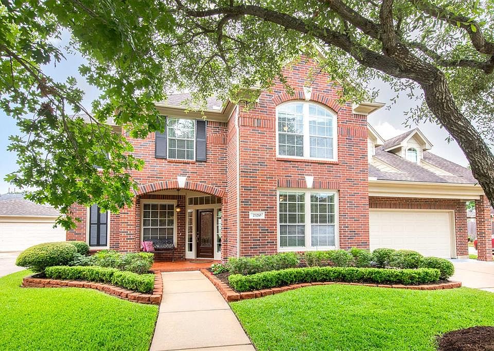 Gorgeous home nestled in the heart of Cinco Ranch is ready for one special buyer!
