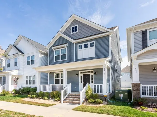 1434 Waltham Ln, Newport News, VA 23601