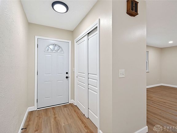 5th image of 2569 Carnegie St