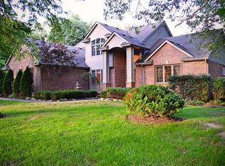 7994 Boulder Ridge Ct, Brighton, MI 48116