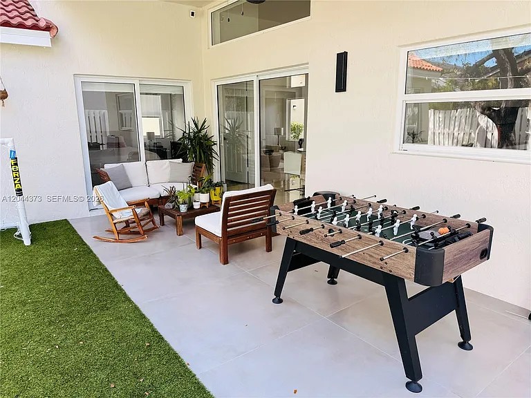 646 Stanton Dr — Photo 32
