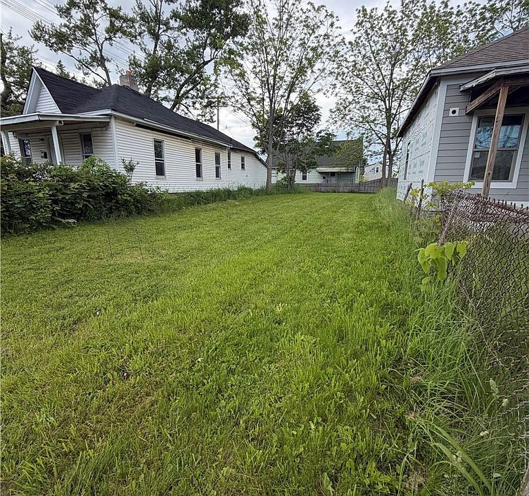 2nd image of 1304 Garden Ave Lot 45