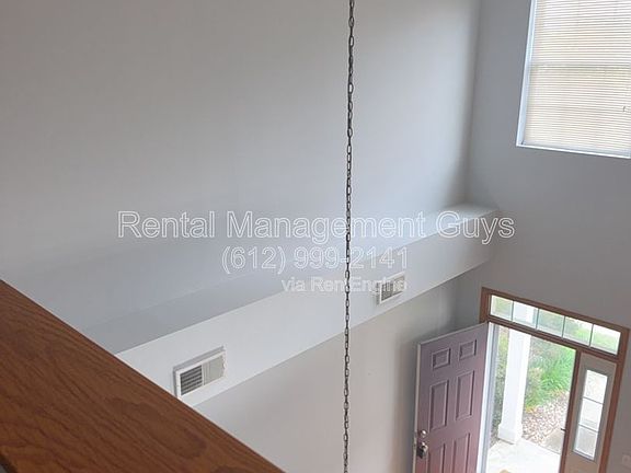 4th image of 1013 Newport Ave