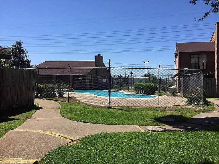 9090 S Braeswood Blvd — Photo 9