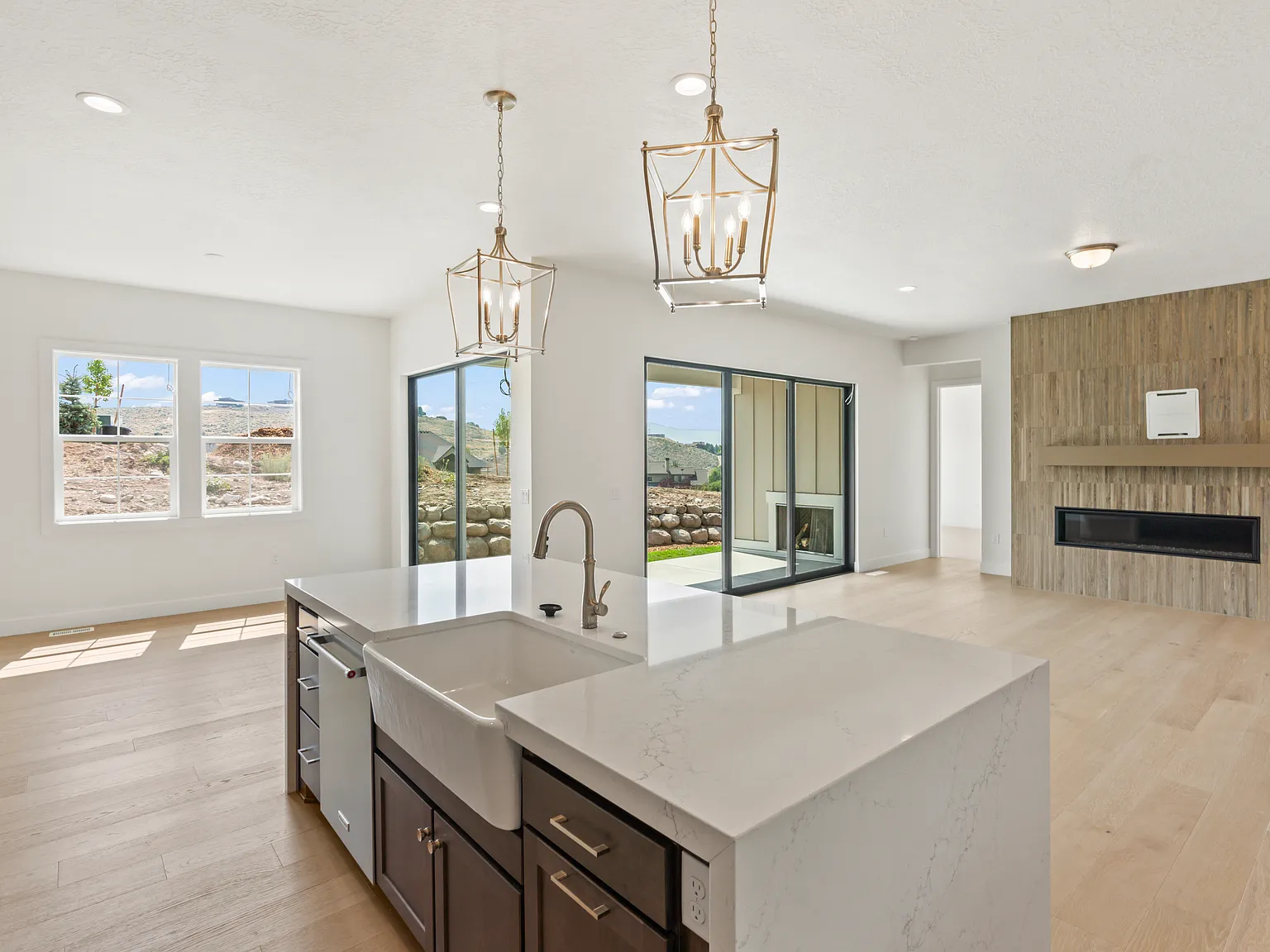 2182 N Beargrass Way — Photo 4