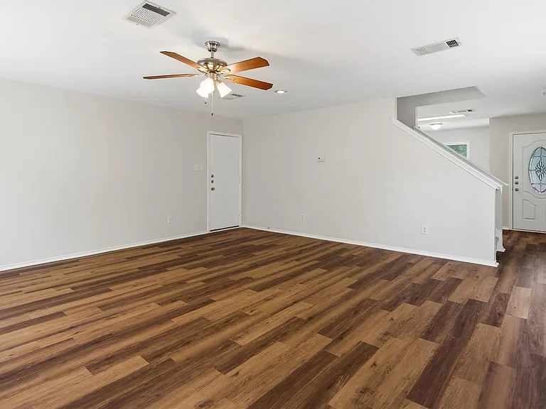 10316 Garbacz Dr — Photo 9