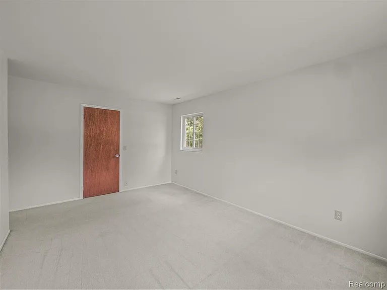 490 Baldwin Ave #5 — Photo 22