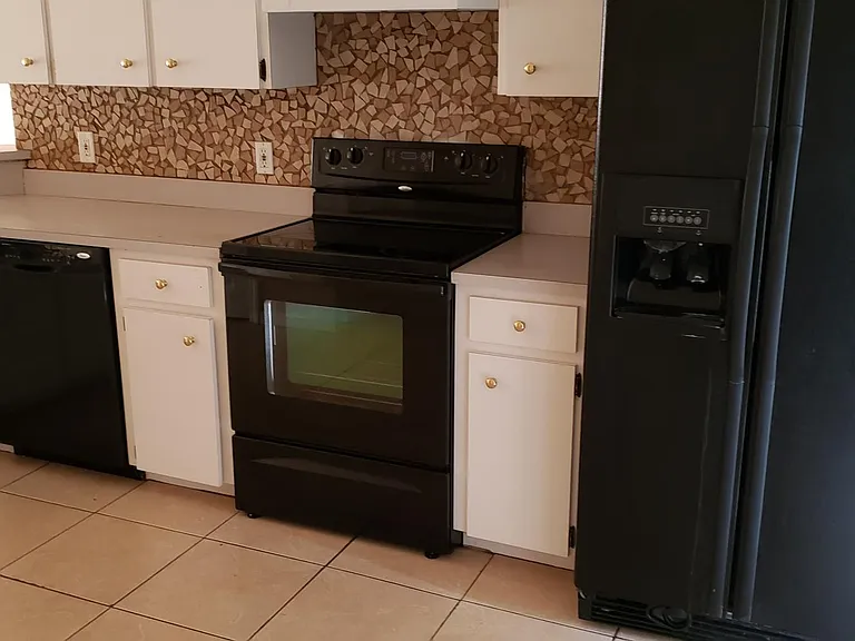 621 Koala Ct — Photo 2