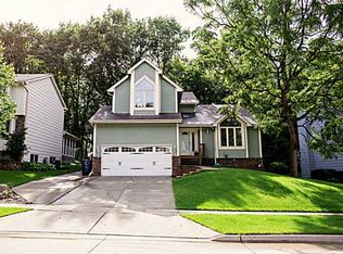 4824 64th St, Urbandale, IA 50322