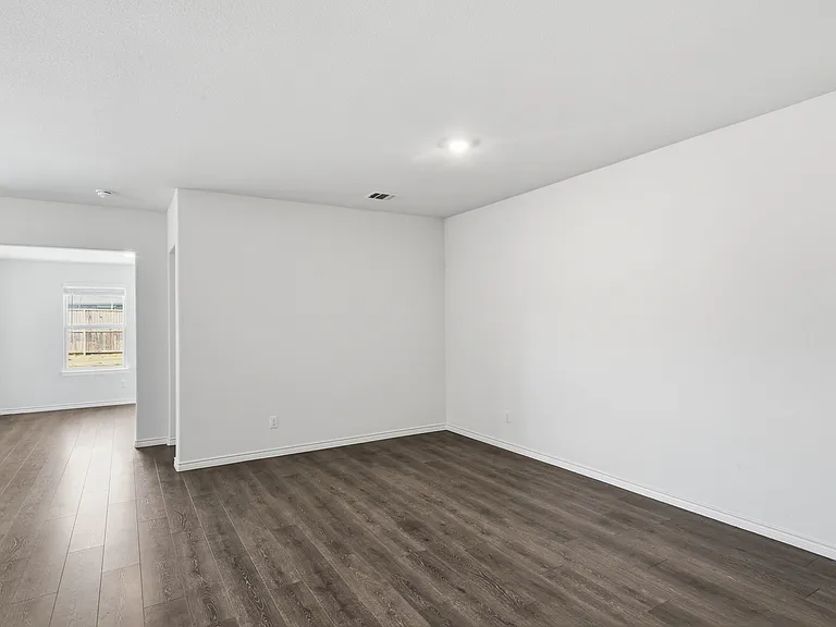 415 Boston Rd — Photo 10