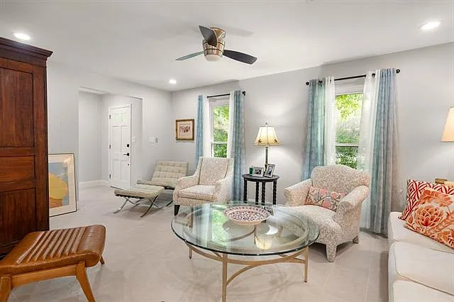 1012 W 11th Ave — Photo 11