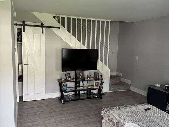 4th image of 900 Mountain Creek Rd APT 100