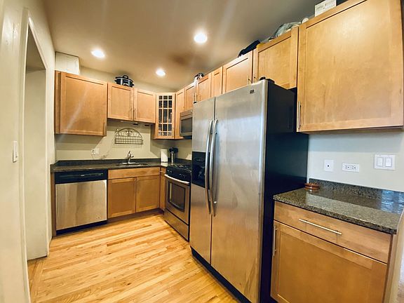 5th image of 3851 N Kedvale Ave APT E1