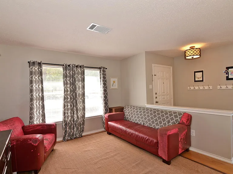 2514 Byfield Dr — Photo 7