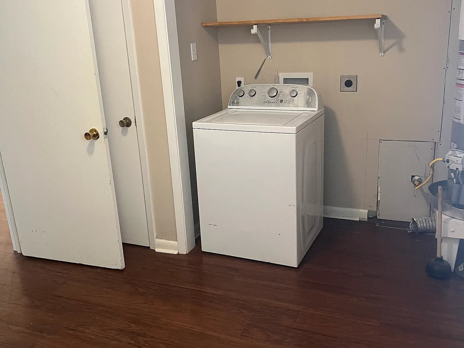2100 Vail Drive — Photo 2