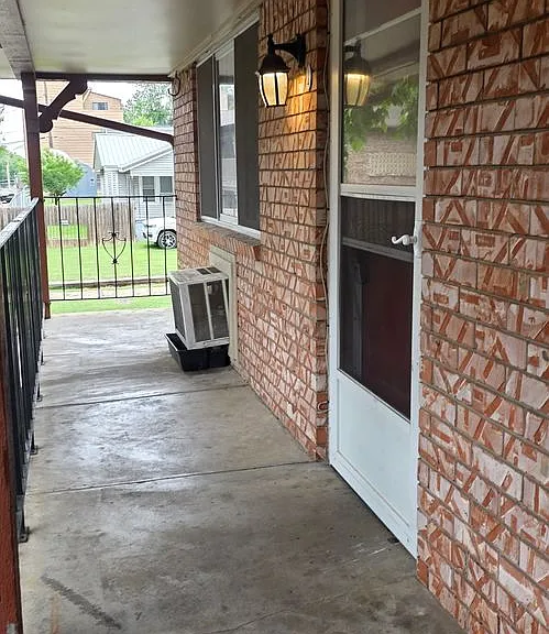 Colonial Terrace — Photo 42