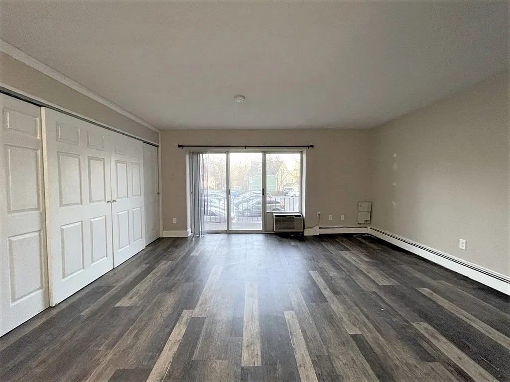 625 Main St — Photo 3