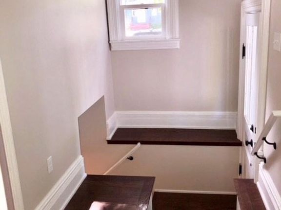 4th image of 420 W Sherman St