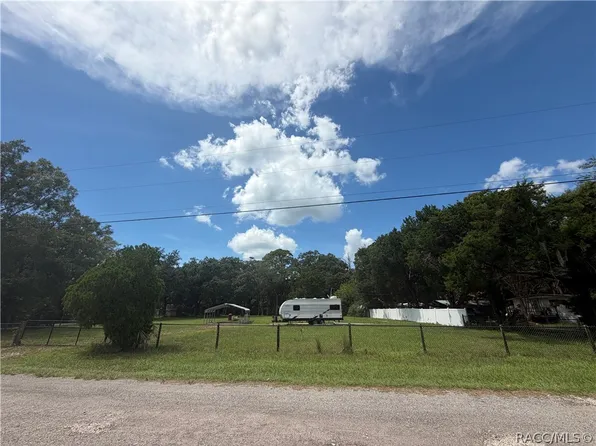276 Marjorie St, Inglis, FL 34449