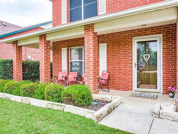 3rd image of 325 Cortland Cir
