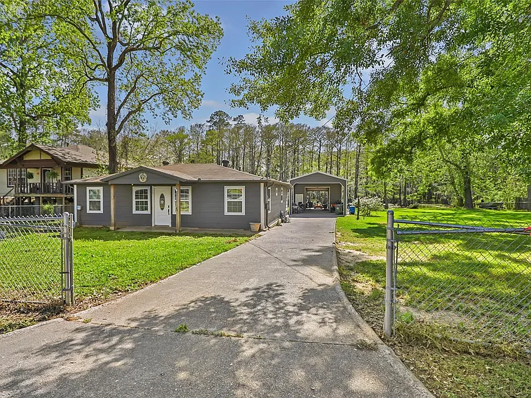 218 Waterfall Dr — Photo 2