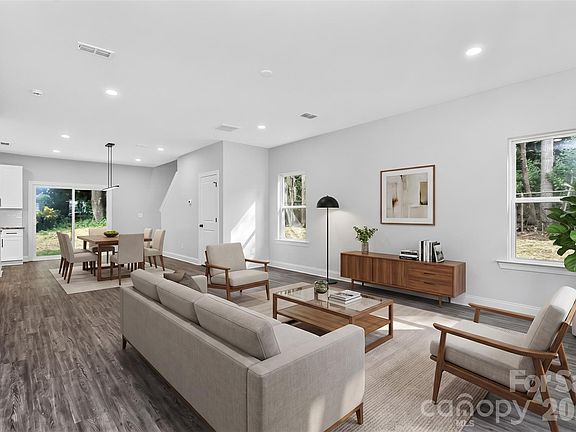 2nd image of 300 Margarette Ave